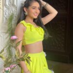Tanya Sharma Instagram - The highlighter you need but can’t get hold of 🫰🏻😝 . . #explore #tanyasharma #neon #lehnga #love #tanyasharma #instafashion