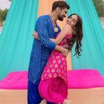 Tanya Sharma Instagram - 💖💙 #throwback to our first video together…. Hope we get to work together soon 😘 #friends #family #bollywood #songs #love #instagram #reelsinstagram #reelitfeelit #trending