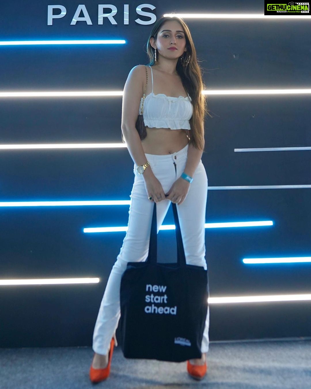 Tanya Sharma Instagram - Coz you’re worth it 😉 . . Attended an Uber cool event by @lorealparis @lorealpro ! #eventdiaries #tanyasharma #lorealpro #allwhite #sharmasisters