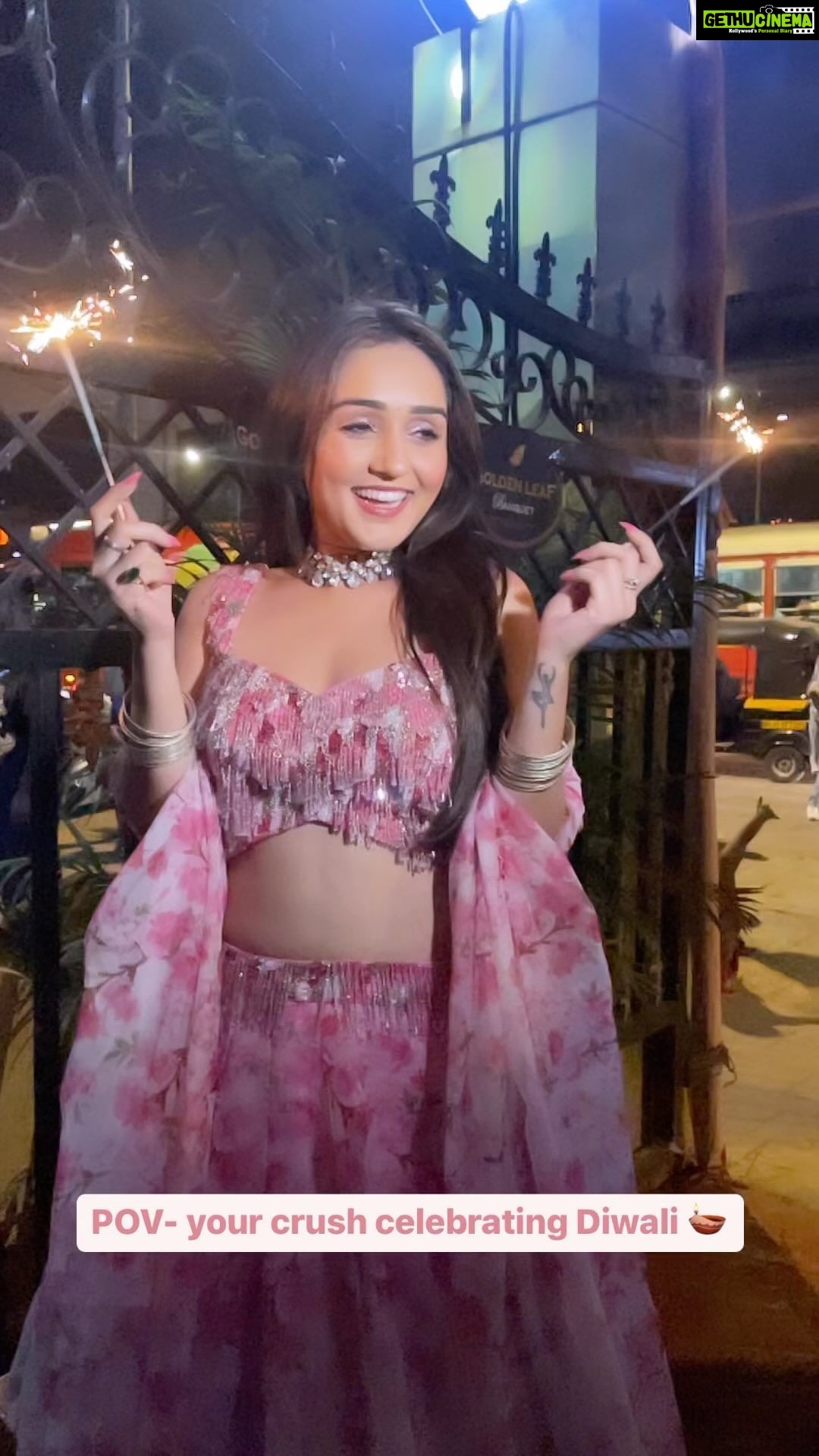 Tanya Sharma Instagram - Happy dhanteras 🪔✨ #diwali #dhanteras #reels #festivewear #reelkarofeelkaro #explore #lehnga #floral . . Wearing - @thenukkadbride Styled by - @rimadidthat