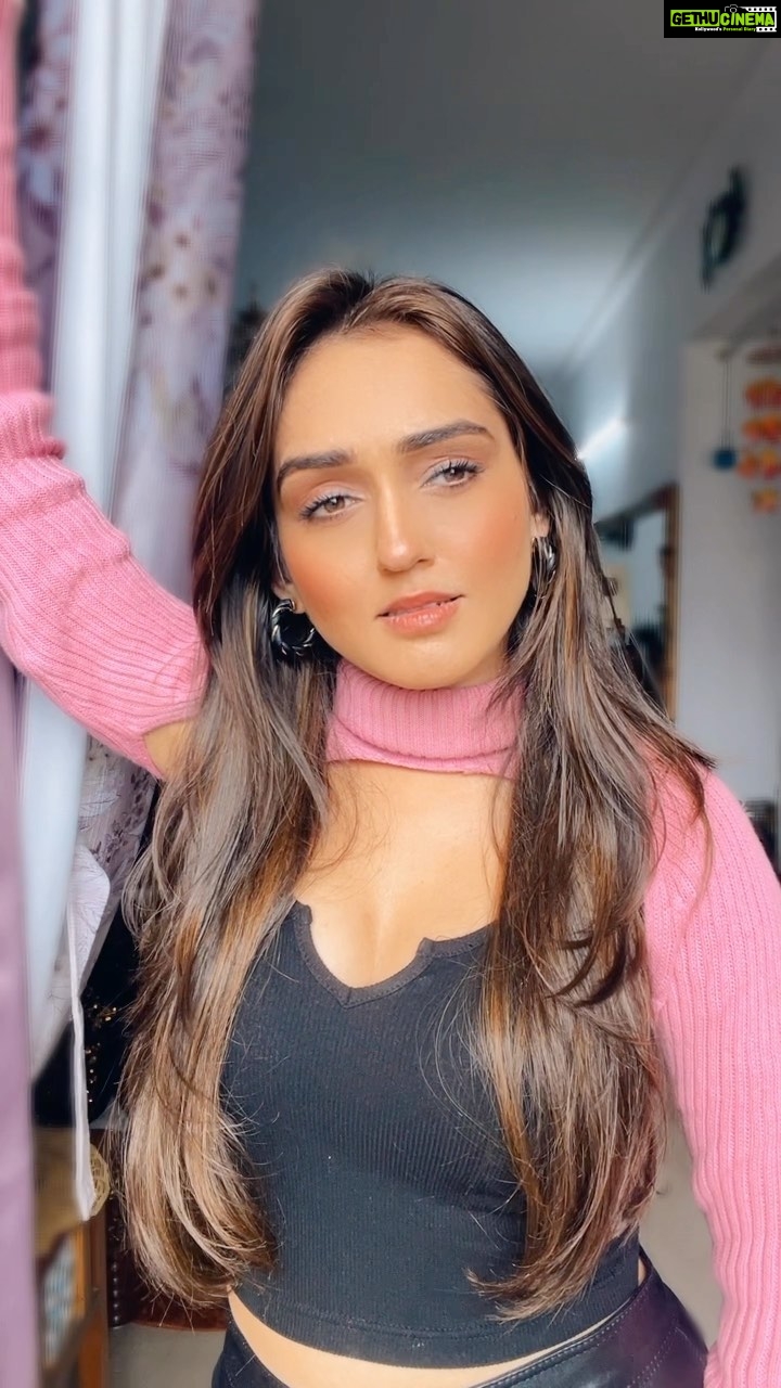 Tanya Sharma Instagram - Iβm a nice person β¦.. Pinky promise πΈπ . . #reels #reelsinstagram #trendsetter #reelitfeelit #reelkarofeelkaro #tanyasharma #explore #trend