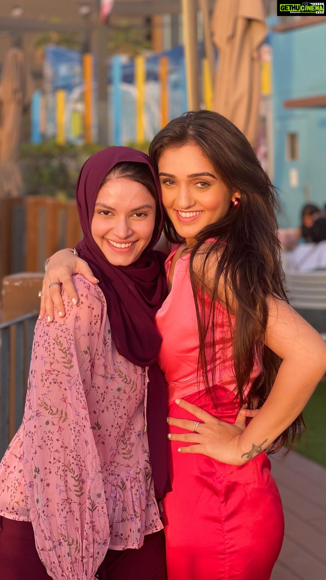 Tanya Sharma Instagram - Our first trip after the pandemic ! So grateful for you @madiha__s and a virus free world to travel finally 🙏🏻 . . #reels #reelsinstagram #reelkarofeelkaro #reelitfeelit #dubai #dubailife #girls #trip #travel #travelgram #bestfriends