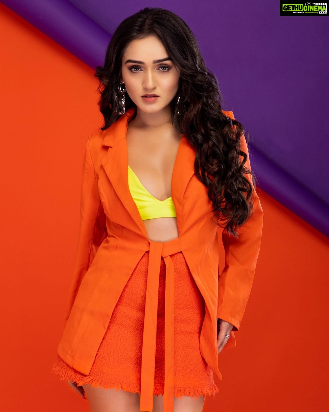Tanya Sharma Instagram - I know what you want ;) . . Shot by - @luvisrrani Mua - @makeupbygarimajaggi Styled by - @rimadidthat #orange #orangeisthenewblack #photooftheday #tanyasharma #love #photoshoot #instagram
