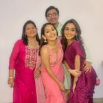 Tanya Sharma Instagram - Diwali ki शुभकामनाएँ #diwali2022 -from Sharma’s 🪔🤗 . . Wearing- @lavanyathelabel you #diwali #family #grateful #lights #festival #tanyasharma #sharma #sharmasisters #instagood