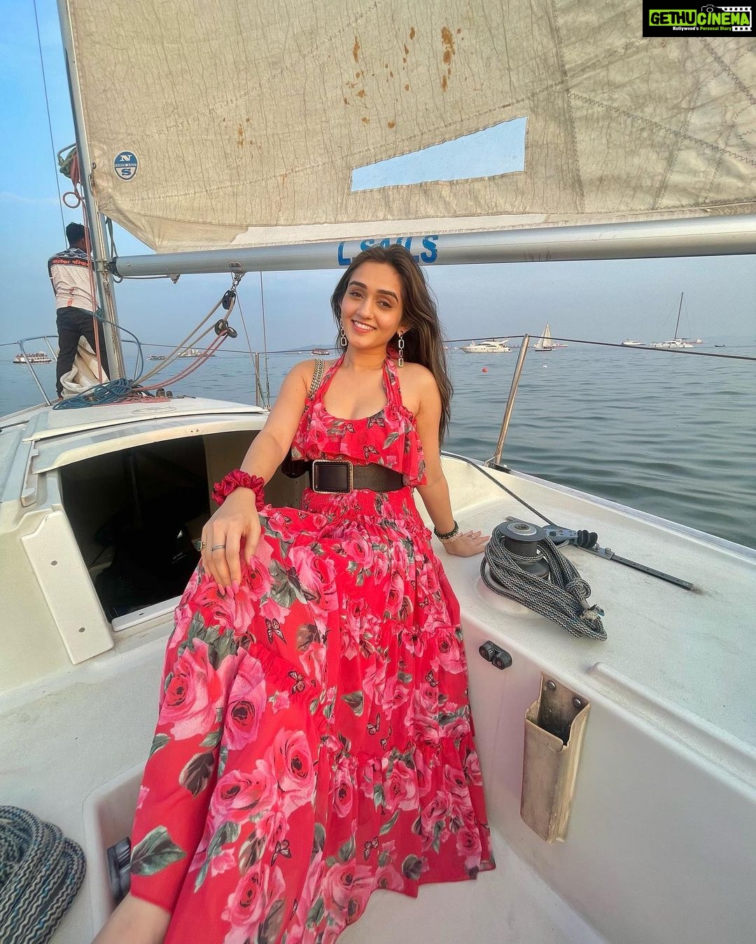 Tanya Sharma Instagram - Sailing ⛵️ day ✨ . . Wearing - @a.la.modebyakanksha #saturday #instagood #instadaily #tanyasharma #sailing