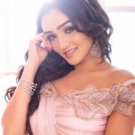Tanya Sharma Instagram - reine de beauté 💓 . . Shot by - @luvisrrani Mua - @makeupbygarimajaggi Styled by- @rimadidthat
