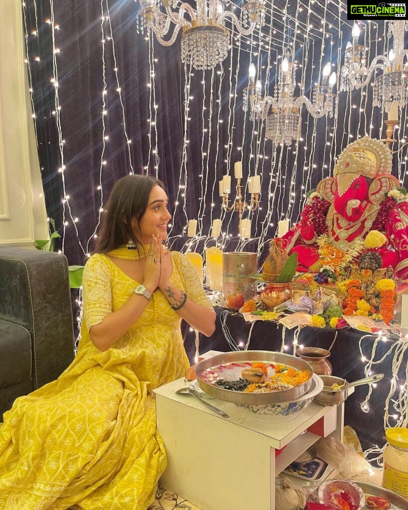 Tanya Sharma Instagram - Can’t take my eyes off you 🌺 Thankyou Bappa for visiting us and making us so happy with your presence , the joy you bring to people’s house is unimaginable 🌸 keep visiting and eating your lovely modaks 😊☺️ . . #ganeshchaturthi #love #instagram