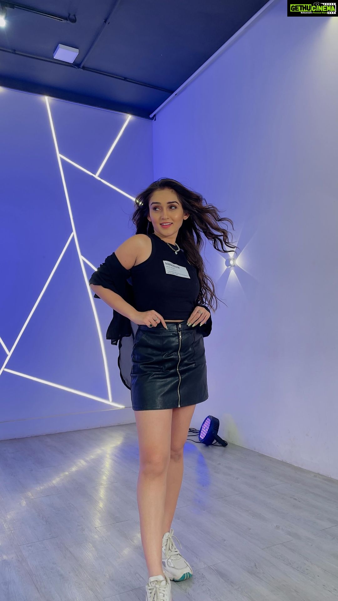 Tanya Sharma Instagram - Sab banaaa rahe the toh I tried too 🌚🐰 #reels #explore #fyp #reelkarofeelkaro #trendingreels #tanyasharma