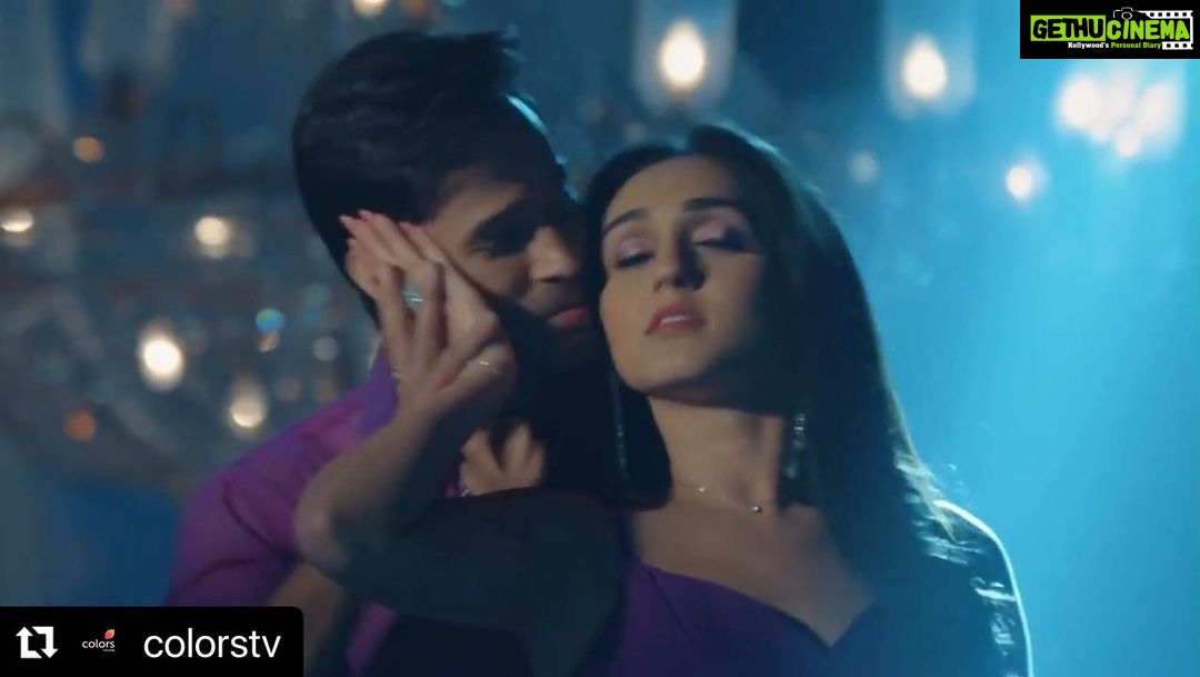 Tanya Sharma Instagram - Reema aur Vivaan ke beech badh rahi hai nazdeekiyaan. Kya kismat rakhegi inke beech ki kareebi ko barkaraar? Jaanne ke liye dekhiye #SSK2, Mon-Sat shaam 6:00 baje 22nd Aug 2022 se , sirf #Colors par. Anytime on @voot. #reevaan #tanyasharma #dance #romantic #couplegoals #bollywoodsongs #dancevideo #explore @karansharmaa_official @tanyasharma27