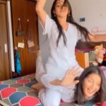 Tanya Sharma Instagram – I love my sister until she does this 🙂🙂🙂🙂🙂
.
.
#reels #kundilagalesaiya #reelsinstagram #funnyvideos #trendsetter #reelitfeelit #tanyasharma #sharmasisters #sisters #laughing #memes