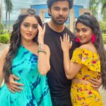 Tanya Sharma Instagram – Always late but hey watch my goofballs trying their best to not spoil this reel for 100th time 🌝🤣🤣🤣 @rstfofficial @colorstv
P.s – don’t miss the end
.
.
#reels #reelsinstagram #trendingreels #trending #explore #ssk2 #tanyasharma #radhikamuthukumar #karansharma #avinashmukherjee