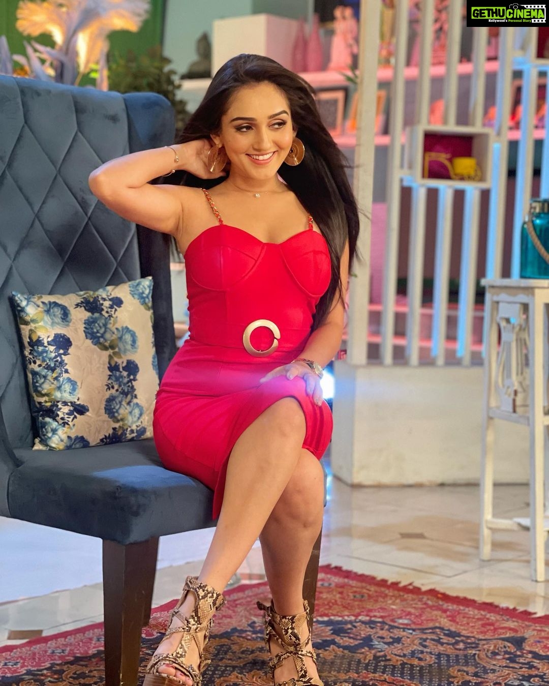 Tanya Sharma Instagram - It’s the way I’m feeling I just can’t deny 🥰 . Swipe right for slow mo drama ☺️