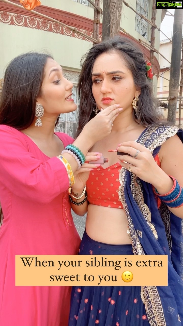 Tanya Sharma Instagram - You know they do it 🥲 Tag your Laalchi siblings 👭🏻 #reels #reelitfeelit #siblings #reelsinstagram #sharmasisters #thingstodo #sistersquad #sister #tanyasharma #love