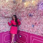 Tanya Sharma Instagram - Good afternoon ladies and DISAPPOINTMENTS🌸 Shot by - @mayank99683 Styled by - @stylespeaksbyhoney_ Mua - @disharanavat_hmua Hair - @glitzbyritzz Location - @sugardaddybistro #photoshoot #tanyasharma #explore #pink #ootd #throwbackthursday #love #instagood #instafashion #fyp