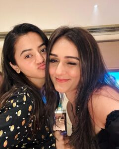 Tanya Sharma Instagram - Birthday dump 🌝 ft @kreetika10 
.
.
Dress - @tomberamoureuxin 
Cake - @lucibellos_caffe
#birthday #celebration #sisters #sharmasisters