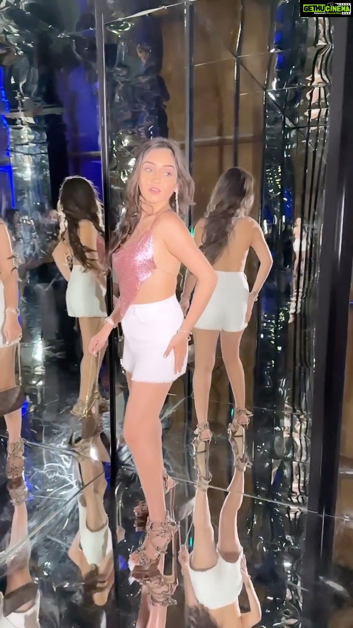 Tanya Sharma Instagram - Too bling for ya ✨ Hair flips >>>> #reels #reelsinstagram #reelsvideo #reelitfeelit #fyp #explore #tanyasharma #bling #hot #instagood