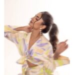 Teju Ashwini Instagram - ⚡️Florissant ⚡️ Shot by @balakumaran.19 Styled by @deekshitanikkam Outfit @maira__vogue Hair @raisedbrowsbybhavani Mua @teamdiamondartistry #tejuashwini