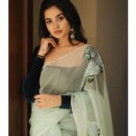 Teju Ashwini Instagram - Smile , dream , shine ✨ @bharanikumar_ . @labelswarupa . @deepoo_designers. @mspinkpantherjewel #tejuashwini