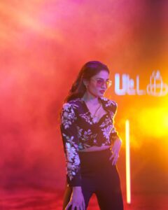 Teju Ashwini Instagram - #patakpatak 💥💥💥

#1minmusic 
@gvprakash @sonymusic_south @manasvinigopal @prashanth_karan @vijayvarman @preksha.chordia @azhar.style @gkb.lyrics @itscsk @instagram 

MUH : @puii_c_ammy 
📸 @the_vier_frames 

#tejuashwini#musicalbum#reelsinstagram