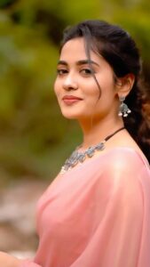 Teju Ashwini Instagram - Wat is grace to you 😊😊 ? 

Comment below ♥️ 

@labelswarupa 
@mspinkpantherjewel 
@yasinhairstylist 

#tejuashwini