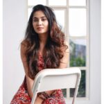 Teju Ashwini Instagram – What do dreams know of boundaries… 🙂

Mua : @mua_supriya 
Hair : @banu_hairstylist_sareedrapist 

Captured by : @sat_narain 

#tejuashwini