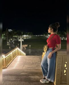 Teju Ashwini Instagram - Finally seeing the light at the end of the tunnel ! 
2023 in full swingggg🫰🏻🫰🏻 
Happy new year everyone ❤️❤️❤️

Bag: @bagzonesofvc 
#2022#arollercoasterride#2023freshstart#burrythemwithyoursmile