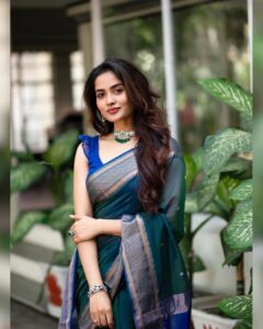 Teju Ashwini Instagram - 💙

Saree @thepallushop 
Jewellery @mspinkpantherjewel 
📸 @sathyaphotography3 
Blouse : @ekantastudio 
#tejuashwini