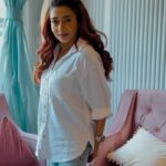 Tina Datta Instagram - Finally!! It’s the day that I have been waiting for. ❤️#HumRaheNaRaheHum goes on air from today only on @sonytvofficial every Monday to Friday at 9:00 PM IST. Dekhna na bhooliye Surili ka anokha andaaz, joh laayega ek naya badlaav. ☺️ . . 💄💇‍♀️: @nat_chava 📍: @blabberallday . . @swastikproductions @rahultewary @sktorigins @g3gill #HumRaheNaRaheHum #Surili #SuriliKaStyle #EklaChaloRe #WarriorPrincess #sonyentertainmenttelevision #feelkaroreelkaro #feelitreelit #reelsinstagram #reels #style #trends #tinadatta