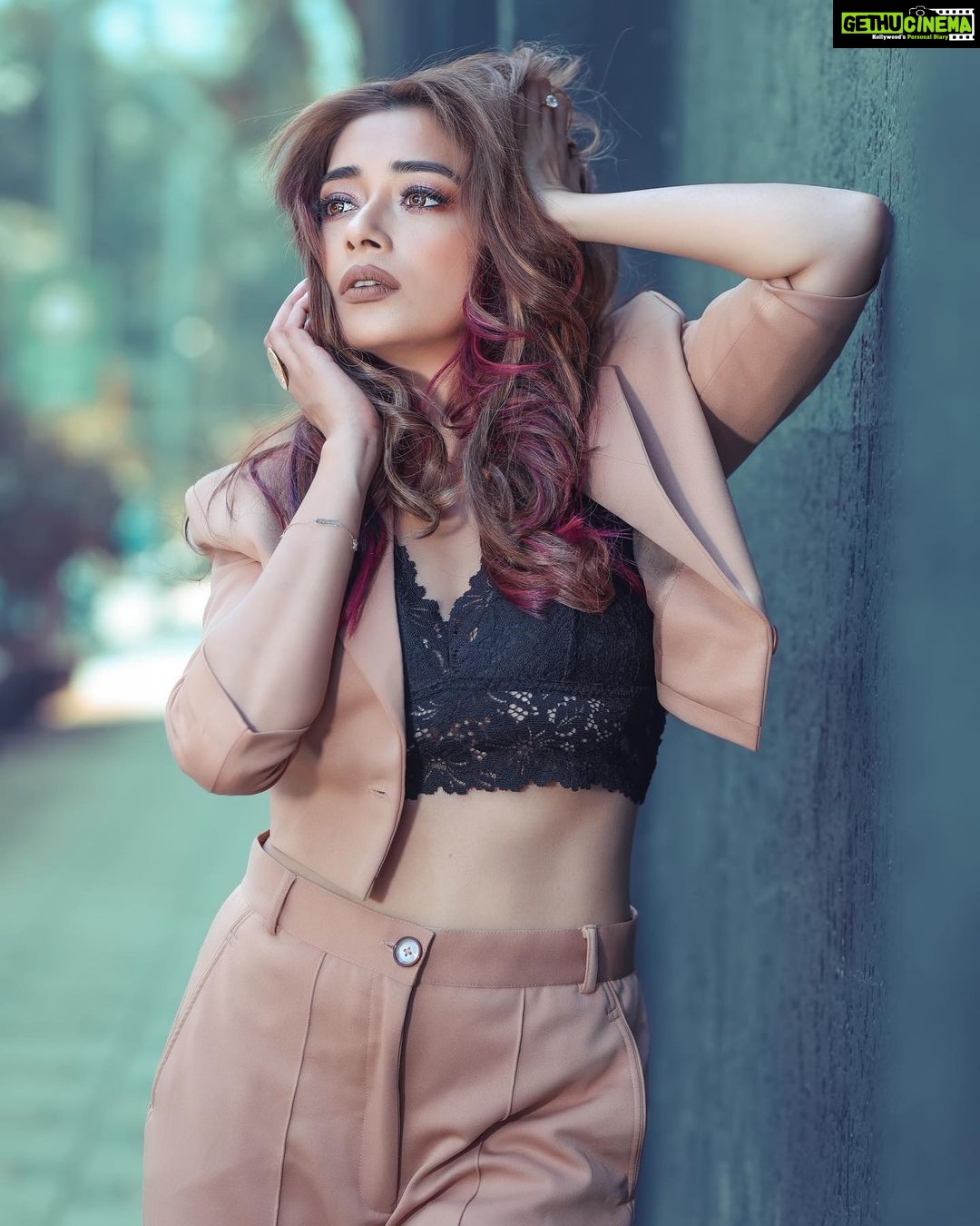 Tina Datta Instagram - Focus on your goals, they're precious!! . . πΈ: @vishwasgonsalves π: @studio_imagecompany . . #EklaChaloRe #WarriorPrincess #TinaKaStyle #fashion #style #lookbook #stylefile #instagood #instadaily #fyp #style #tinadatta