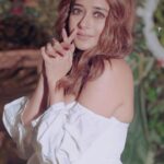 Tina Datta Instagram - Dare… Just do that! And see yourself do wonders… . . 🎥 : @abhay_r_kirti 👗: @krupa_jain 🧣: @nidhikurda 📍: @younion_mumbai . . #EklaChaloRe #WarriorPrincess #TinaKaStyle #feelkaroreelkaro #feelitreelit #reels #fashion #style #lookbook #stylefile #instagood #explorepage #viral #tinadatta