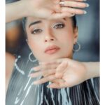 Tina Datta Instagram - Flow with the symphonies of life, it makes good music!! . . 📸: @sk_.click 👗: @scribble 🧣: @nidhikurda 📍: @bombayadda 💄: @upasana.chh__ 💇‍♀️: @irshad__hair . . #EklaChaloRe #WarriorPrincess #TinaKaStyle #fashion #style #lookbook #stylefile #fashionstyle #styleinspo #potd #tinadatta