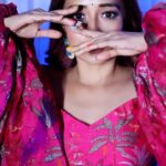 Tina Datta Instagram - Feeling of harmony and togetherness!! Wishing everyone Happy Festivities. Khud saari mithai khaao aur ek dusre par pyaar barsao. #GudiPadwa #Ugadi #ChetiChand ❤️ . . 🎥: @sk_.click 👗: @aachho x @dinky_nirh 💎: @pipapo.jewelry . . #EklaChaloRe #WarriorPrincess #TinaKaStyle #festivetime #festivalsofindia #festivefashion #festivewear #fashion #style #lookbook #styleinspo #desigirl #trending #tinadatta