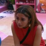 Tina Datta Instagram - Someone with a heart of gold doesn’t need to brag about it, their actions say so! Our Tinzi has one… And we’re proud of her!! . . . #TeamTina #TribeTina #TinaInBB #TinaDatta #biggboss #biggboss16 #bb #bb16 #salmankhan @voot @vootselect @colorstv @endemolshineind