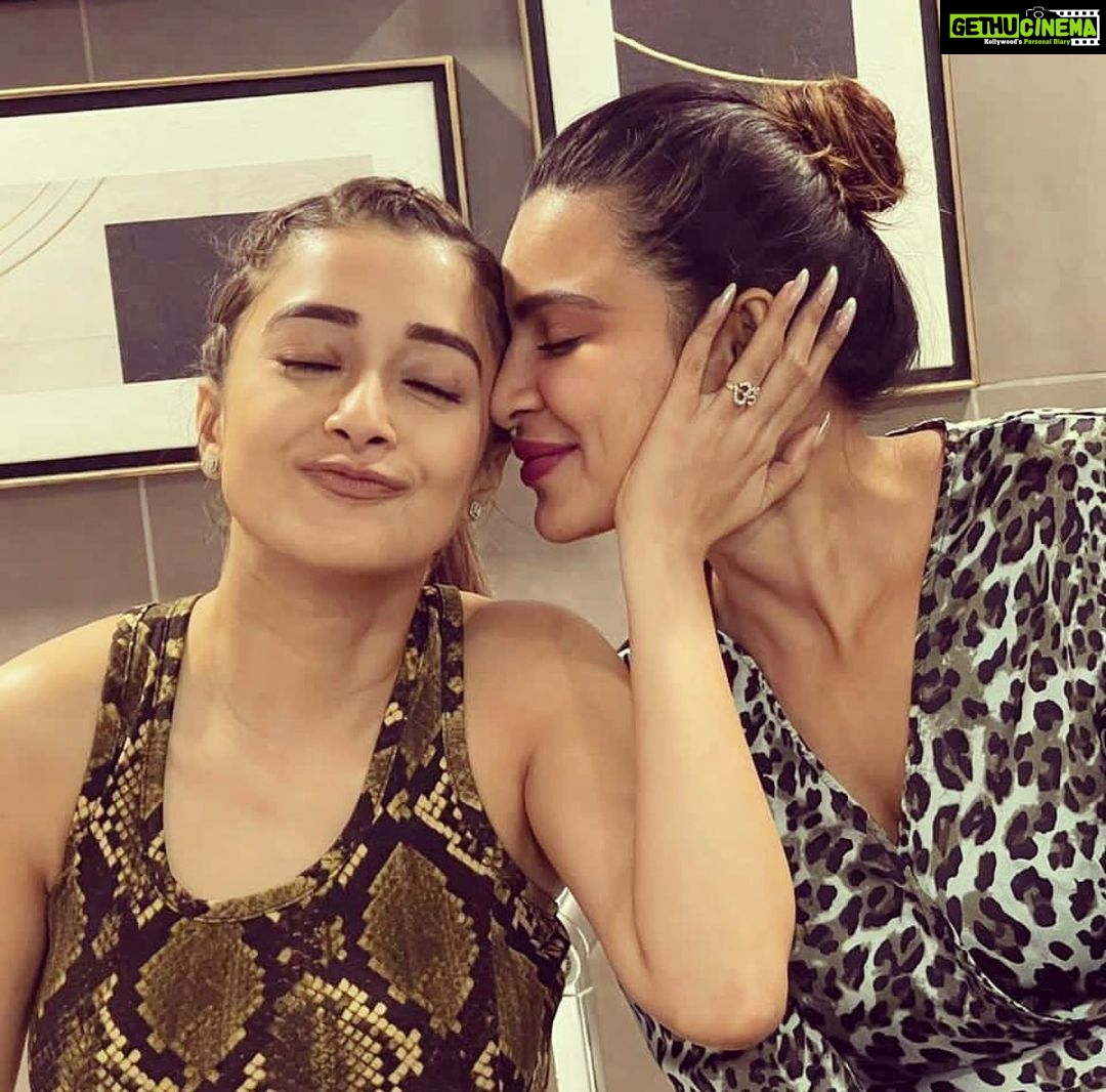 Tina Datta Instagram - Wishing Tinzi’s Birthday Twin, one of her closest friends, @aashkagoradia a very Happy Birthday! ❤️ . . . #TeamTina #Birthday #HappyBirthday #BirthdayVibes #TribeTina #TinaInBB #TinaDatta #biggboss #biggboss16 #bb #bb16 #salmankhan @voot @vootselect @colorstv @endemolshineind