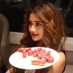 Tina Datta Instagram - Tina’s dance with her favourite Desserts, as the countdown begins for her birthday . . 🍩: @jj_wake__and_bake_ . . #TeamTina #TribeTina #TinaInBB #TinaDatta #biggboss #biggboss16 #bb #bb16 #salmankhan #birthday #birthdayvibes #feelkaroreelkaro #feelitreelit #reels #reelsinsta #happybirthday #birthdaygirl @voot @vootselect @colorstv @endemolshineind