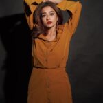 Tina Datta Instagram - The thorns make me stronger, learning through it all! #YoursTrulyTinaDatta . . 📸: @shotbysaurabh 👗: @nan.thelabel 💎: @pipapo.jewelry 🧣: @hemlataa9 @stylebyhemlataa 🤝: @saloni142_ 📍: @maximusstudiomumbai . . #EklaChaloRe #WarriorPrincess #TinaKaStyle #fashion #lookbook #stylefile #fashion #fashionista #style #instagood #instadaily #fyp #tinadatta