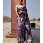 Toral Rasputra Instagram – मैं यहाँ हूं मुंतज़िर
तुम वहाँ हो बेखबर…….🎶🎵

📸 : @parulchauhan19 ❤️❤️

Styled by  @yashasvisingh19
Wearing @kosataga.in Hathi Park