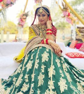 Toral Rasputra Instagram - सज धज के मैं ज़रा बन ठन के
बाण चलाऊंगी नैनं के........🎵🎶💕

📸 : @urvashibagtharia