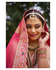 Toral Rasputra Instagram - Once in a while in a middle of an ordinary journey ; life gives us a fairytale ❤️

MUA : @makeoversbyneeta 

Outfit : @basuree_fashion 

📸 : @bombaypaparazzi