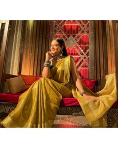 Toral Rasputra Instagram - "Think like a queen. A queen is not afraid to fail. Failure is another steppingstone to greatness" ~ Oprah Winfrey

📸 : @noamank61 😊😊

.
.
.
#beyou #bepositive #behappy #keepgoing #keepsmiling💞 #stayfocused #staycalm😇 #liveinthemoment #lifeisbeautiful