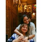 Toral Rasputra Instagram - कुछ हसीन पल....... with my pals ❤️ Love you both ❤️😘 . . . #chotichotikhushiyan #makingmemories❤️ #friendsforlife #girlsquad #fun #food #laughter In Our Own Lil World....