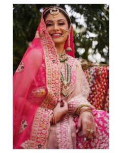 Toral Rasputra Instagram - Once in a while in a middle of an ordinary journey ; life gives us a fairytale ❤️

MUA : @makeoversbyneeta 

Outfit : @basuree_fashion 

📸 : @bombaypaparazzi