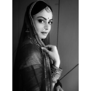 Toral Rasputra Instagram - मेरे नैना तेरे नैनों से मीठी मीठी बातें करते हैं
जब नैना बातें करते हैं
दिल मुलाकातें करते हैं............❤️

Caption @supriyarshukla ❤️😘
.
.
.
#beyou #bepositive #behappy #keepgoing #keepsmiling💞 #stayfocused #staysafe #staycalm😇 #liveinthemoment #lifeisbeautiful