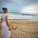 Toral Rasputra Instagram - I have always loved the beach. The smell of the salty water, the wind in my face, the gentle roar of the waves all combine to create a sense of peace & calm.........😇❤️ 📸 : @shraddhajaiswal 🤗😘 . . . #naturelover #sea #sky #beyou #bepositive #behappy #keepgoing #keepsmiling💞 #staysafe #stayfocused #staycalm😇 #liveinthemoment #lifeisbeautiful