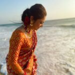 Toral Rasputra Instagram - Hope greeted me on the horizon with a warm gleaming smile.......❤️ 📸 : @urvashibagtharia . . . #goa #beach #shootmode #makingmemories❤️ #beyou #bepositive #behappy #keepgoing #keepsmiling💞 #staysafe #staycalm😇 #liveinthemoment #lifeisbeautiful Goa Candolim