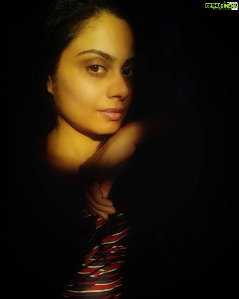 Toral Rasputra Instagram - Hope is being able to see that there is light despite all of the darkness.........❤️ . . . #hope #believe #beyou #bepositive #behappy #keepshining #keepgoing #keepsmiling💞 #stayfocused #staysafe #staycalm😇 #liveinthemoment #lifeisbeautiful