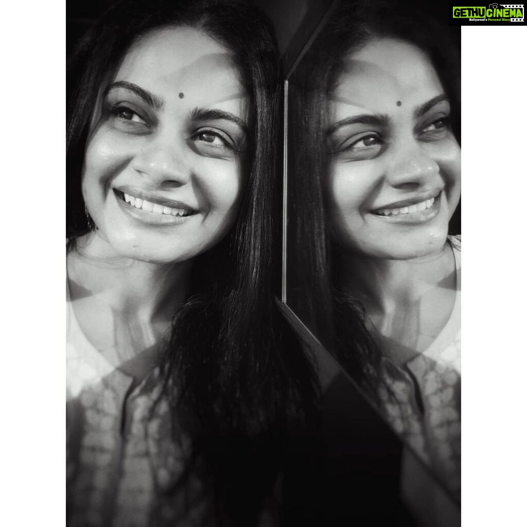 Toral Rasputra Instagram - Appear as you are. Be as you appear ~ Rumi . . . #beyou #bepositive #behappy #keepgoing #keepsmiling💞 #stayfocused #staysafe #staycalm😇 #liveinthemoment #lifeisbeautiful