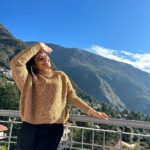 Toral Rasputra Instagram - Here comes the sun 🌤️🥰 . . . #mountains #nature #sukoon #lovefortravel #beyou #bepositive #behappy #keepgoing #keepsmiling #stayfocused #staycalm #liveinthemoment #lifeisbeautiful