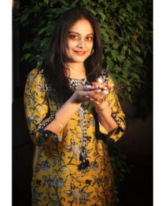 Toral Rasputra Instagram - शुभ दीपावली ❤️✨ 📸 : @shutterbug_dd 🤗 Jaipur, Rajasthan