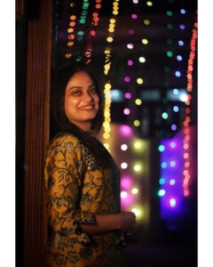 Toral Rasputra Instagram - शुभ दीपावली ❤️✨

📸 : @shutterbug_dd 🤗